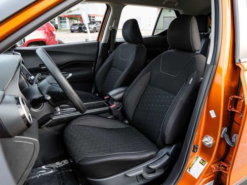 Used 2021 Nissan Kicks SV image 27