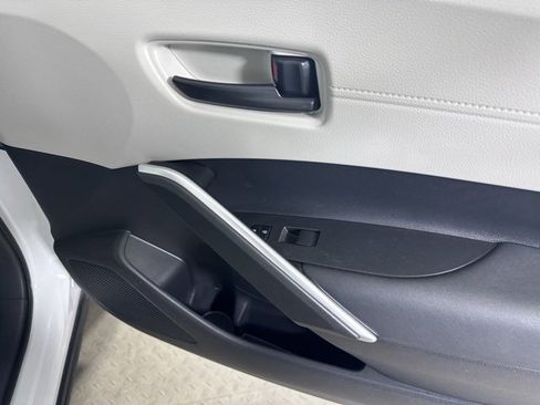 Used 2022 Toyota Corolla Cross LE image 10