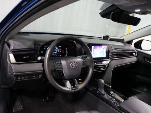 Certified 2025 Toyota Camry LE w/ Convenience Package image 11