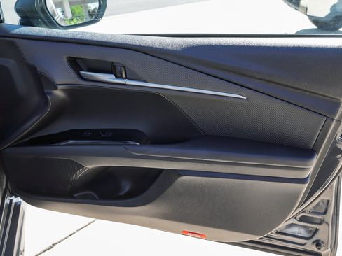 Used 2025 Toyota Camry SE FWD image 25