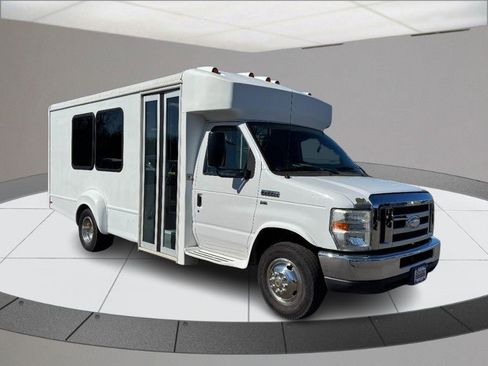 Used 2016 Ford E-350 and Econoline 350 Super Duty image 2