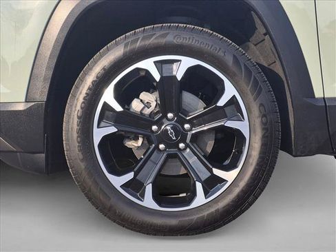 Used 2025 Chevrolet Equinox LT w/ Convenience Package II FWD image 24
