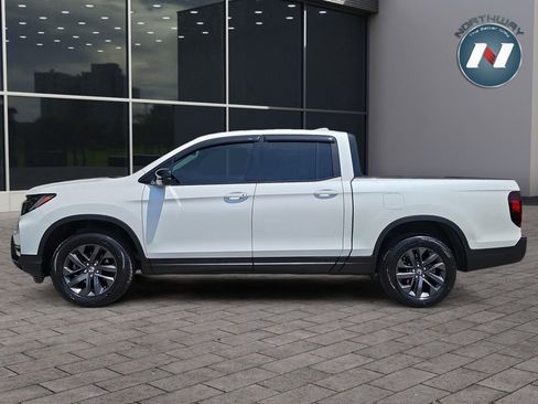 Used 2023 Honda Ridgeline Sport image 2