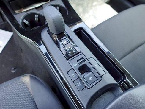 Certified 2024 Toyota Prius LE FWD image 19