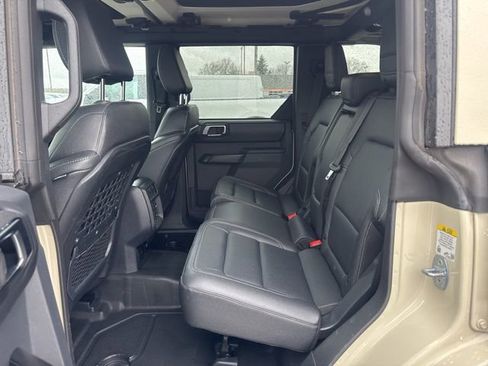 Used 2025 Ford Bronco Badlands AWD/4WD image 10