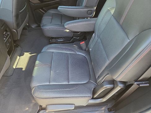 Used 2023 Chevrolet Traverse RS image 24