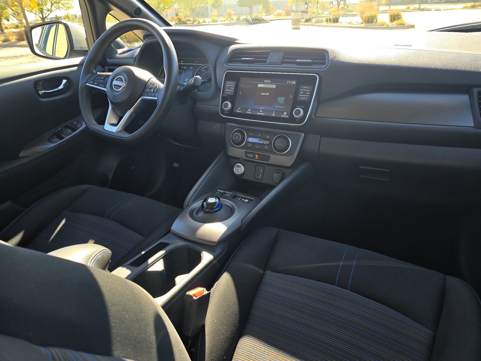 Used 2025 Nissan Leaf S FWD image 28