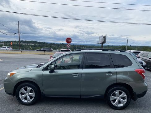 Used 2014 Subaru Forester 2.5i Premium w/ All-Weather Package AWD/4WD image 9