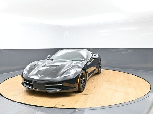 Used 2017 Chevrolet Corvette Stingray Coupe w/ 1LT RWD image 5