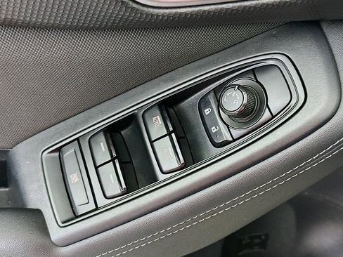 Used 2023 Subaru Forester Premium AWD/4WD image 18