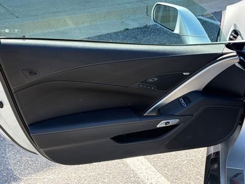 Used 2018 Chevrolet Corvette Z06 RWD image 16