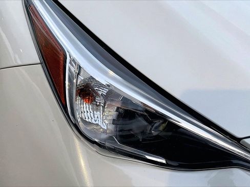 Used 2024 Subaru Crosstrek 2.0i Premium image 28