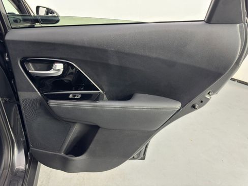 Used 2020 Kia Niro EX w/ Cold Weather Package image 41