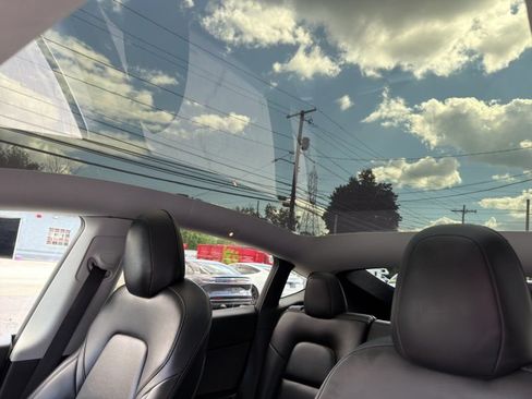 Used 2020 Tesla Model Y Long Range AWD/4WD image 19