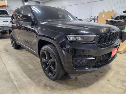 Used 2023 Jeep Grand Cherokee Altitude