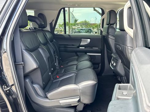 Used 2025 Ford Expedition Max Platinum AWD/4WD image 32