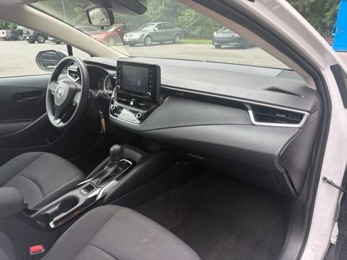 Used 2022 Toyota Corolla LE FWD image 26