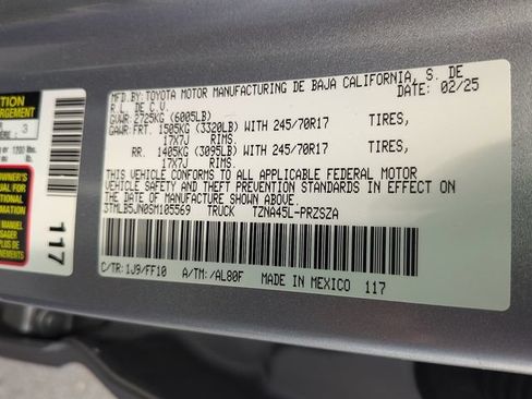 Used 2025 Toyota Tacoma SR5 AWD/4WD image 15