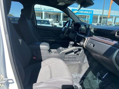 Used 2025 Toyota Tacoma SR5 image 29