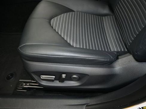 Used 2023 Toyota Camry SE image 12