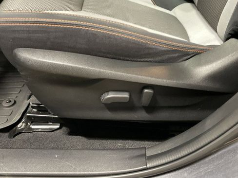 Used 2020 Subaru Crosstrek 2.0i Premium w/ Moonroof Package 2 image 13