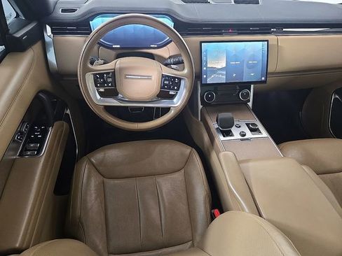 Used 2023 Land Rover Range Rover Long Wheelbase SE AWD/4WD image 11