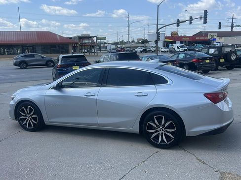 Used 2018 Chevrolet Malibu LT FWD image 6