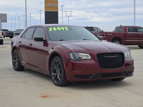 Certified 2023 Chrysler 300 Touring w/ Sport Appearance Package image 3