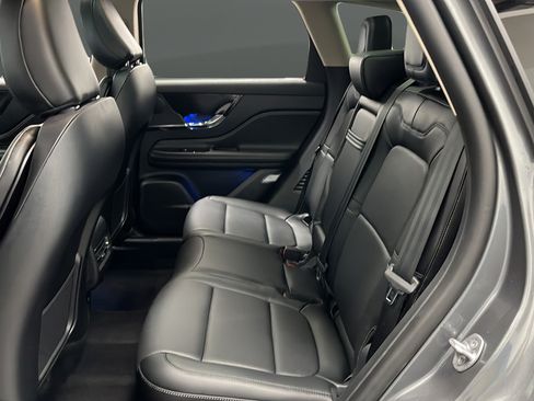 Used 2025 Lincoln Corsair Reserve AWD/4WD image 23
