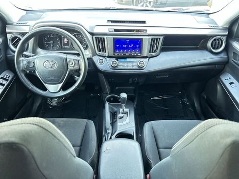 Used 2018 Toyota RAV4 XLE FWD image 15