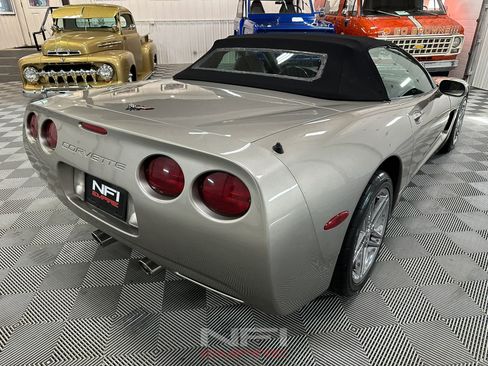 Used 2000 Chevrolet Corvette Coupe w/ Memory Pkg RWD image 15