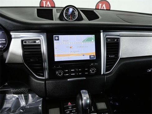 Used 2017 Porsche Macan GTS image 18