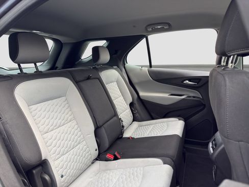 Used 2019 Chevrolet Equinox LS FWD image 18