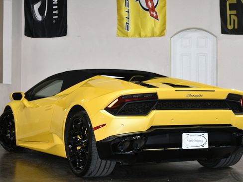 Used 2018 Lamborghini Huracan LP 580-2 image 6