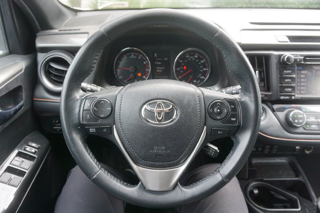 Used 2018 Toyota RAV4 SE w/ Power Extra Value Package AWD/4WD image 3