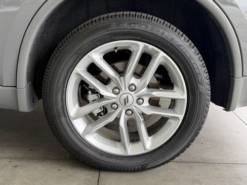 Used 2025 Dodge Durango GT AWD/4WD image 16