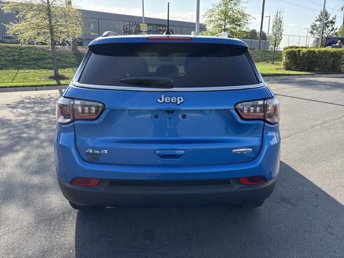 Certified 2025 Jeep Compass Latitude image 8