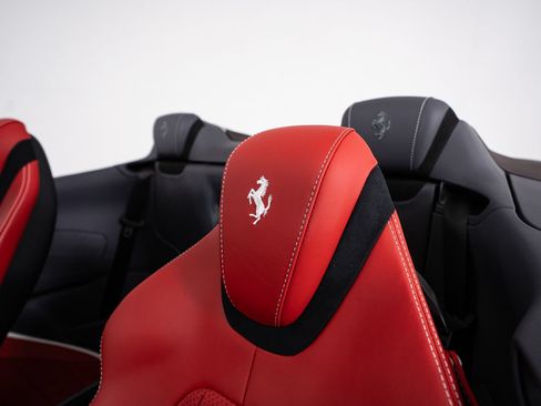 Certified 2025 Ferrari Roma Spider RWD image 27