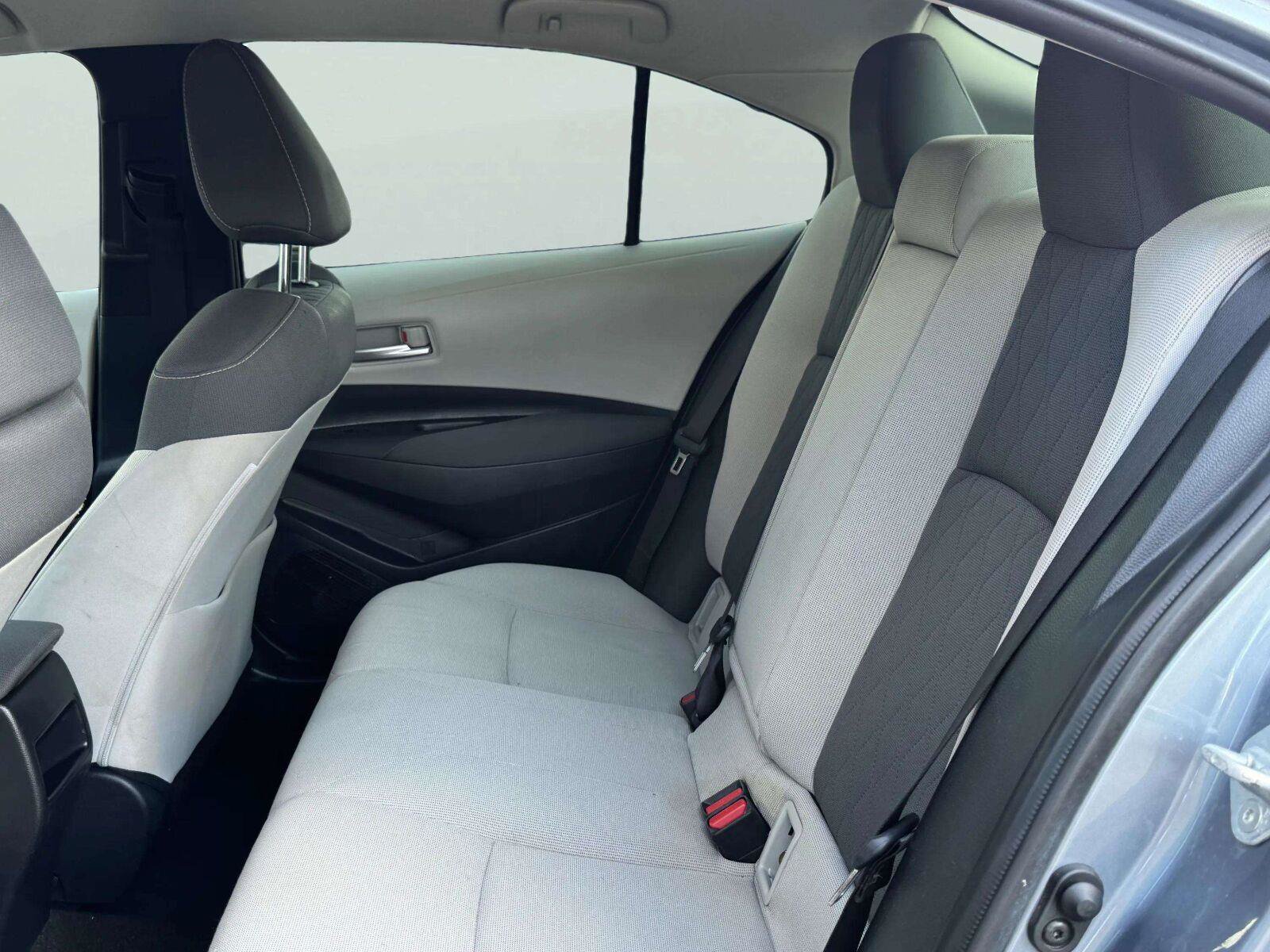 Used 2020 Toyota Corolla LE FWD image 29