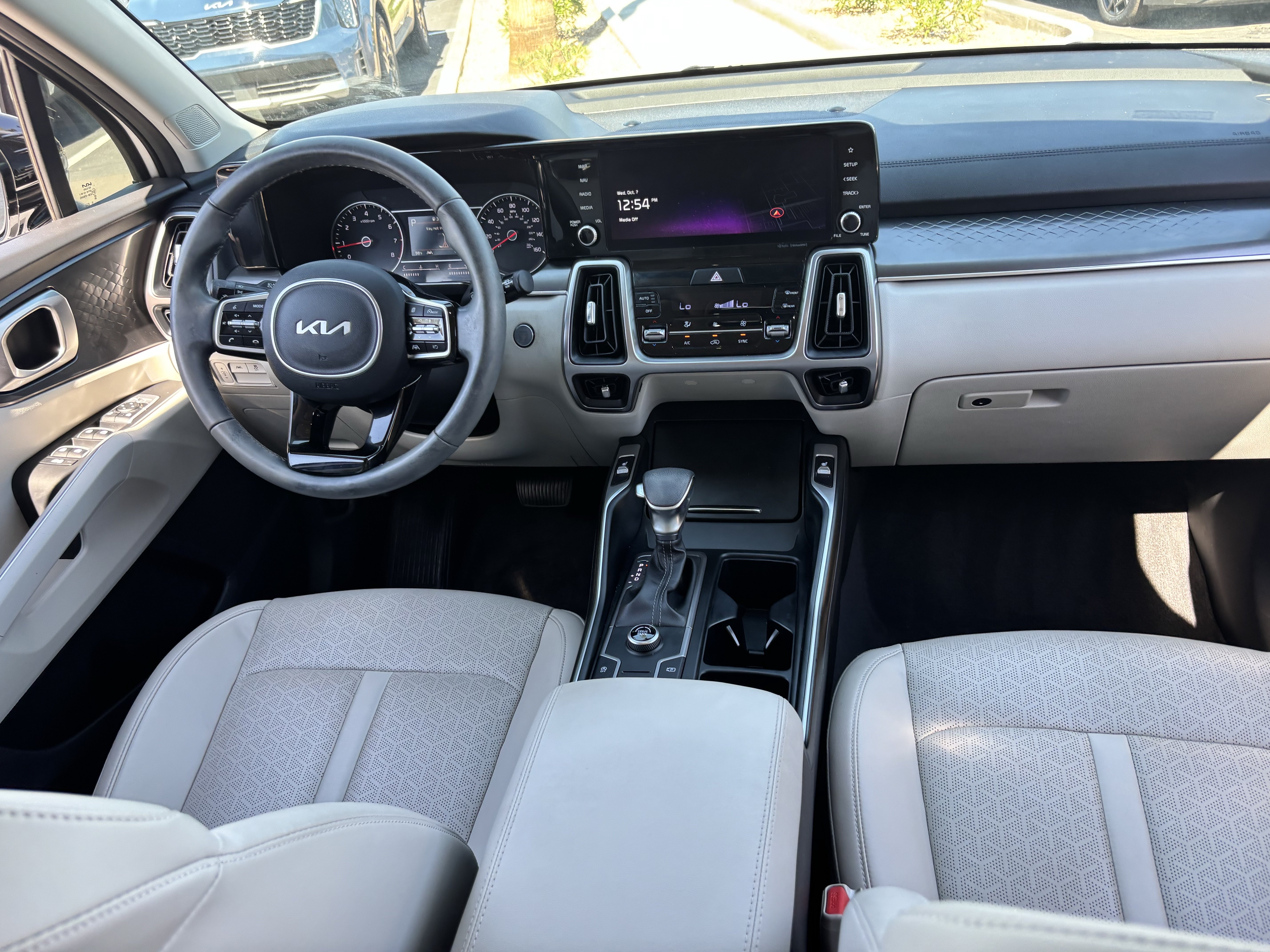 Used 2023 Kia Sorento S w/ Panoramic Sunroof Package FWD image 13
