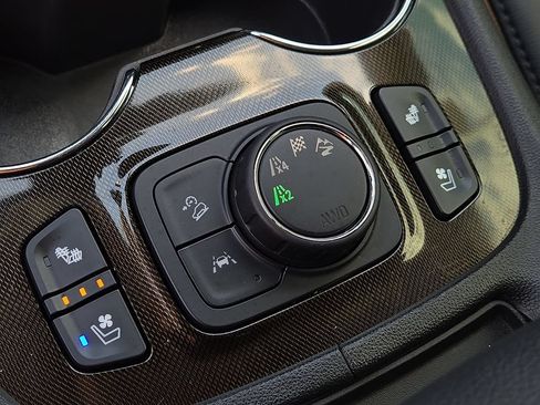 Used 2021 GMC Acadia AT4 w/ Preferred Package AWD/4WD image 16