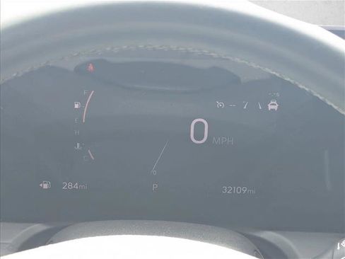 Used 2025 Buick Encore GX Preferred AWD/4WD image 10