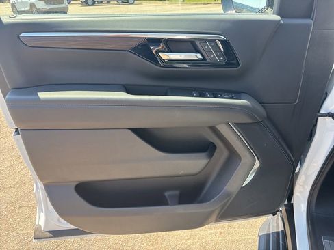 Used 2025 Chevrolet Tahoe LT AWD/4WD image 29