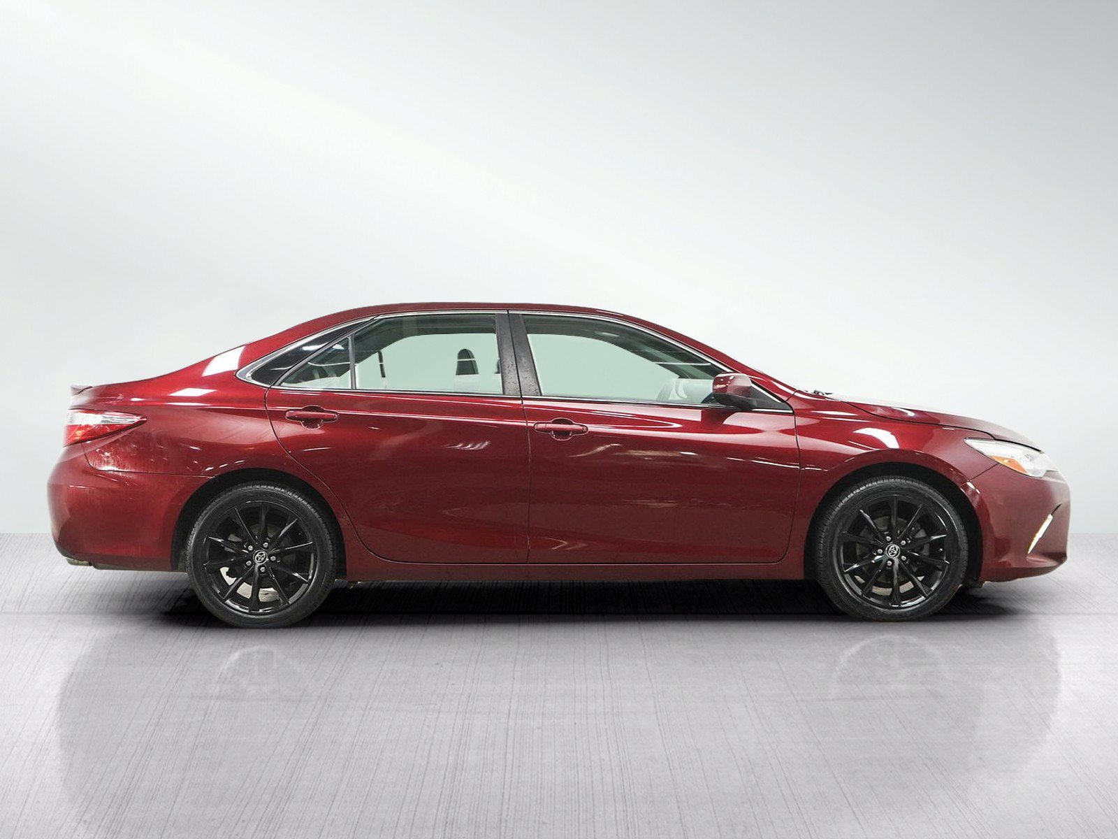 Used 2015 Toyota Camry XSE w/ Moonroof Package FWD image 6