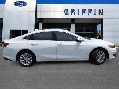 Used 2025 Chevrolet Malibu LT FWD image 3