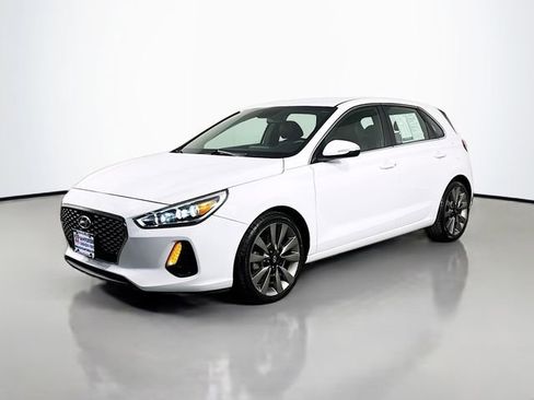 Used 2018 Hyundai Elantra GT Sport image 2