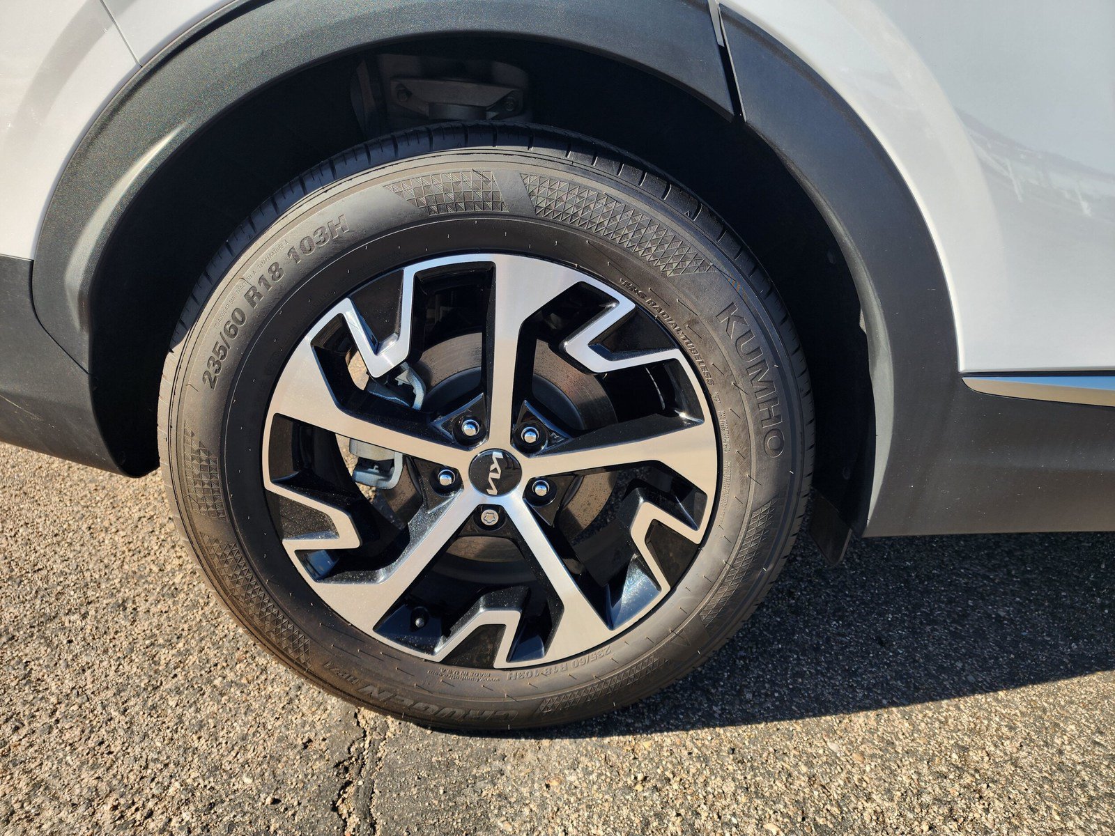 Used 2024 Kia Sportage EX FWD image 11