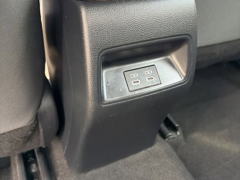 Used 2023 Toyota Corolla LE image 27