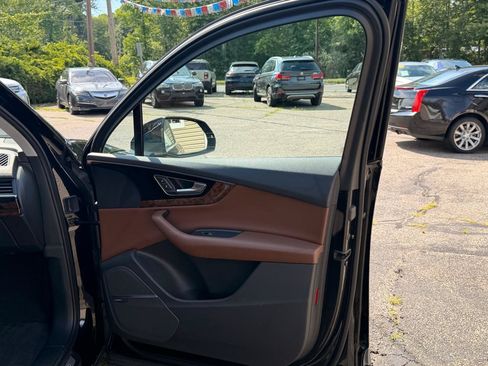 Used 2018 Audi Q7 3.0T Prestige AWD/4WD image 27