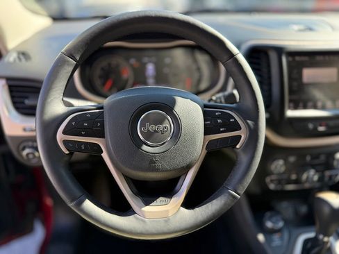 Used 2018 Jeep Cherokee Limited image 6